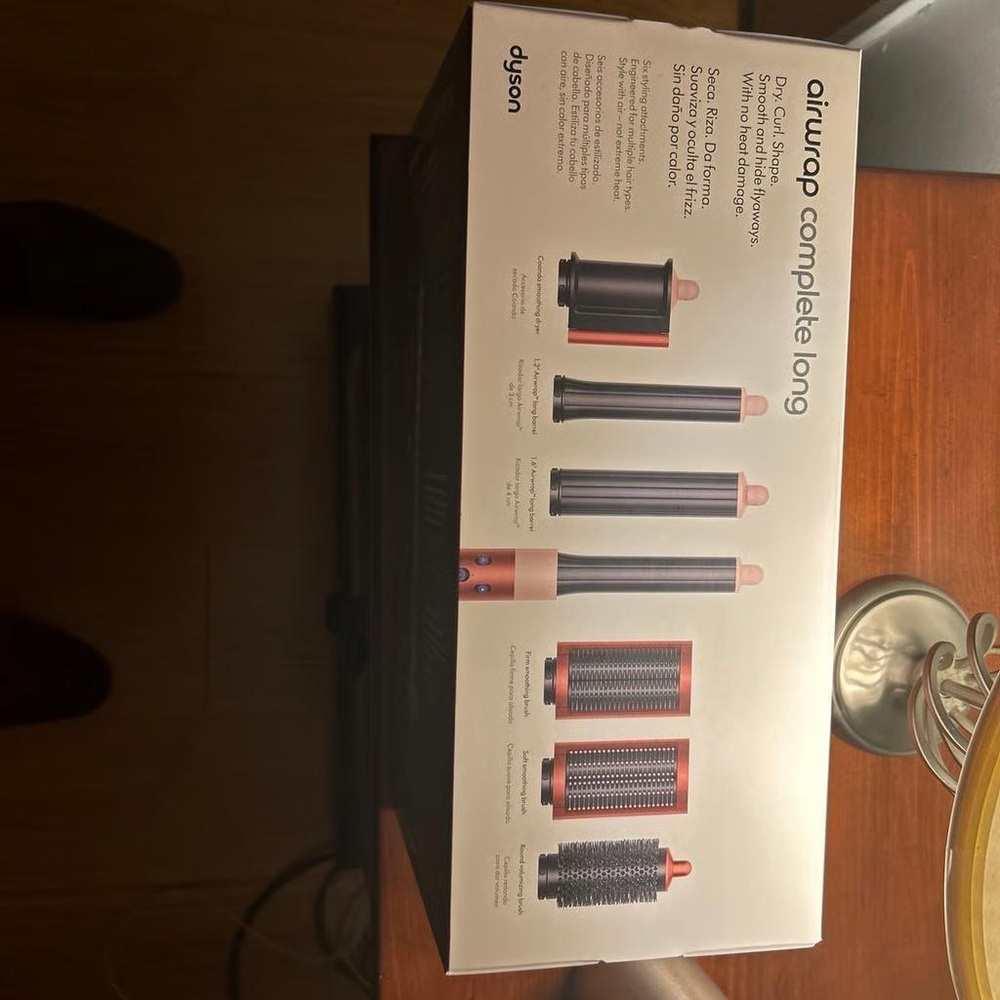 Dyson Airwrap™ multi-styler & dryer Straight+Wavy(Strawberry Bronze/Blush Pink) - Picture 2 of 4